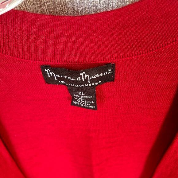 Mercer and Madison wone or burgundy cardigan - Picture 3 of 4